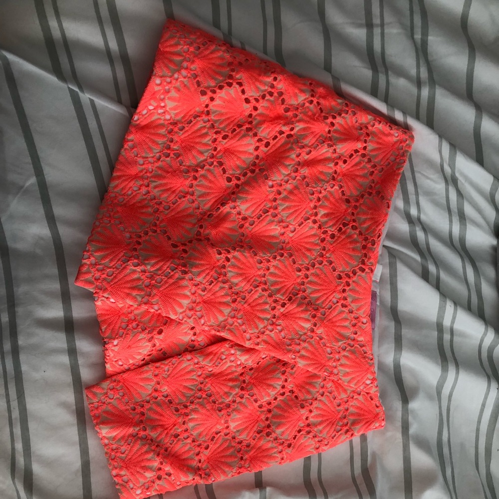 Mari Skort in coral shells